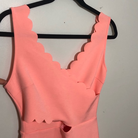 Tea & Cup neon pink dress with Scalloped hem - Picture 2 of 5